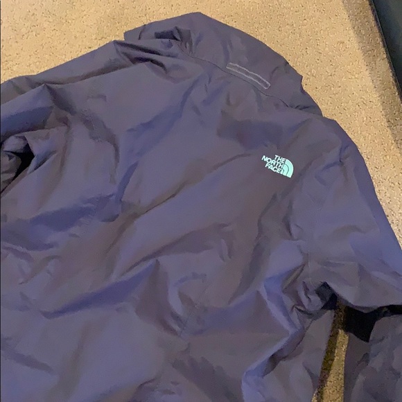 North face rain jacket - Picture 5 of 5